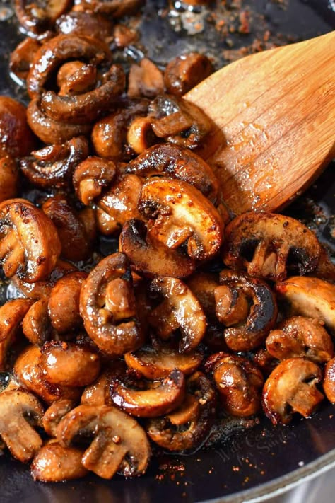 Mushroom Dinner Recipes, Steakhouse Mushrooms, Mushroom Dinner, Mushroom Side Dishes, How To Cook Mushrooms, Sauteed Mushrooms, Idee Pasto Sano, Veggie Dishes, Mushroom Recipes