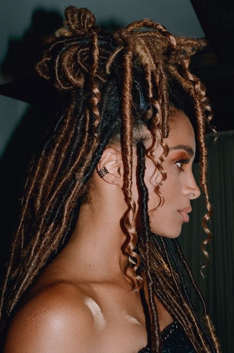 Locs Hairstyles For Wedding, Synthetic Dreads Hairstyles, Cfda Fashion Awards, Hairstyles For Wedding, Beautiful Dreadlocks, Cfda Awards, Faux Locs Hairstyles, Punk Hair, Dread Hairstyles