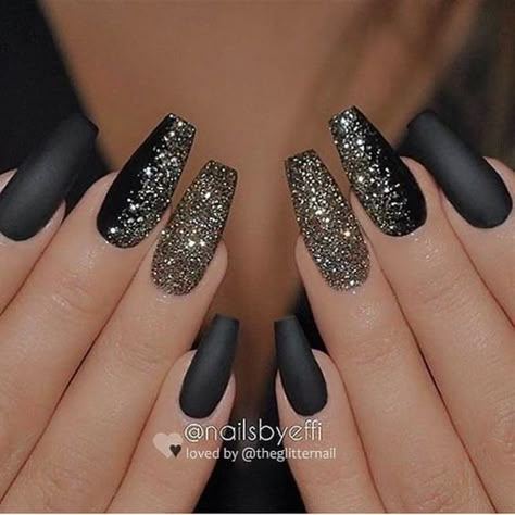 Black Gold Nails, Black Coffin Nails, New Years Nail Designs, New Years Nails, New Years Eve Nails, Glitter Manicure, Matte Black Nails, Gold Glitter Nails, Glamorous Nails