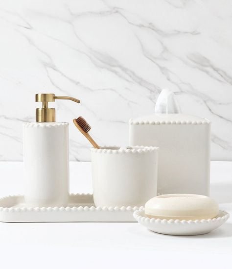 Southern Living Micro Bead Bath Tray | Dillard's Preppy Bathroom Accessories, Unique Bathroom Accessories, Pink Toothbrush Holder, Guest Room Tray Ideas, White Gold Bathroom Decor, Bow Bathroom Decor, Dorm Bathroom Aesthetic, Target Bathroom Decor, Apartment Bathroom Inspiration