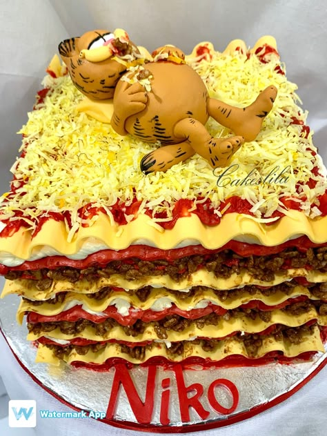 Garfield Birthday Cake Ideas, Garfield Birthday Party Ideas, Garfield Cake Ideas, Lasagne Cake, Garfield Birthday Cake, Birthday Garfield, Lasagna Cake, Garfield Party, Garfield Cake