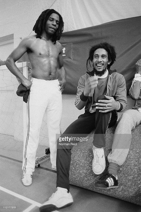 Eddy Grant and Bob Marley 1981! The One And Only Bob, Eddy Grant, Marley Family, Bob Marley Legend, Famous Legends, Bob Marley Pictures, Marley Quotes, Reggae Bob Marley, Marley And Me