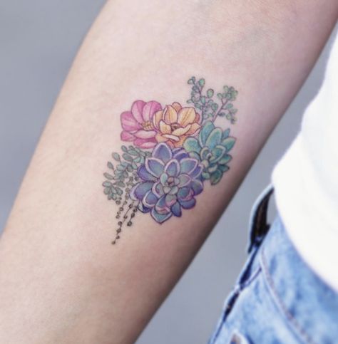 Succulent Bouquet Tattoo, Succulent Tattoo Color, Succulent Flower Tattoo, Sunflower And Succulent Tattoo, Simple Succulent Tattoo, Succulent Tattoos For Women, Suculentas Tattoo, Small Succulent Tattoo, Tiny Plant Tattoo