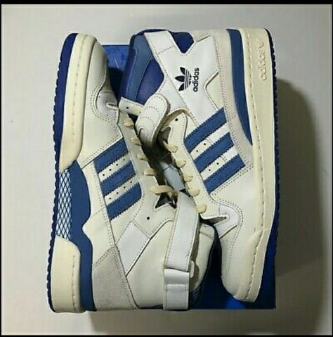 Adidas Forums, Old School Sneakers, Estilo Vans, School Sneakers, Adidas Shoes Mens, Dr Shoes, Adidas Forum, Shoe Wishlist, Shoe Inspiration