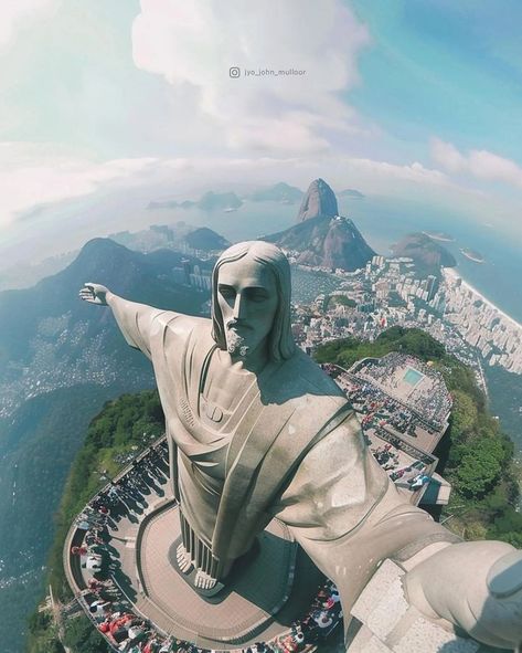 Famous Statues, Bible Quotes Pictures, Brazil Art, Cristiano Jr, Jesus Statue, Christ The Redeemer, Twitter Header Pictures, Christ The King, Ancient Mythology