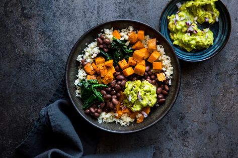 A registered dietitian shares an easy red beans with black rice recipe packed with fiber and longevity-boosting benefits. Biotin Rich Foods, Pea Recipes, Breast Health, Healing Food, Avocado Recipes, Eating Raw, Foods To Eat, Healthy Lunch, Healthy Fats