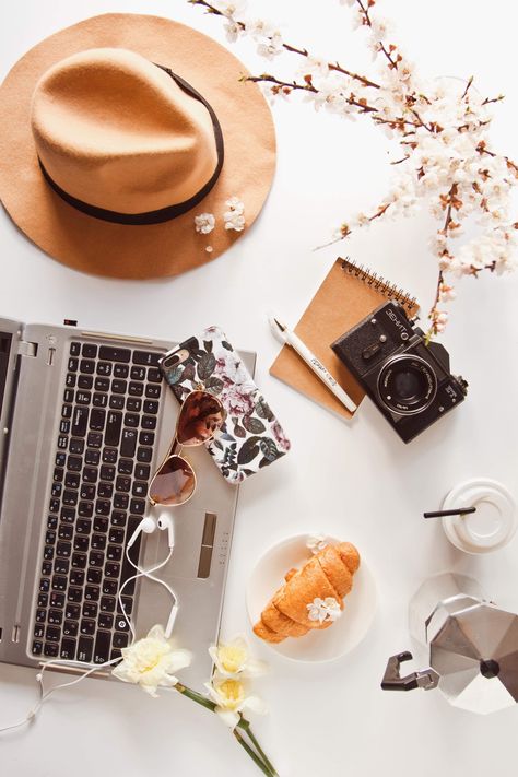 Spring Flatlay, Flat Lay Photography Fashion, Camera Aesthetic, Spring Mood, Styled Stock Photos, Fashion Illustration Dresses, Flat Lay Photography, Blogger Tips, Visual Branding