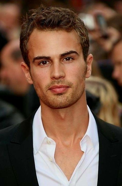 Close Set Eyes, Attractive Face, Young Movie, Theodore James, Tobias Eaton, Vampire Diaries Quotes, Theo James, Face Photo, Handsome Man