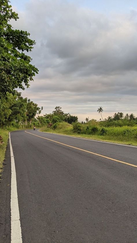 Sky Hd Photo, Road Asthetic Picture, Photo Background Images Hd, Fotografi Vintage, Dreamy Photography, Travel Pictures Poses, Munnar, New Background Images, Landscape Photography Nature