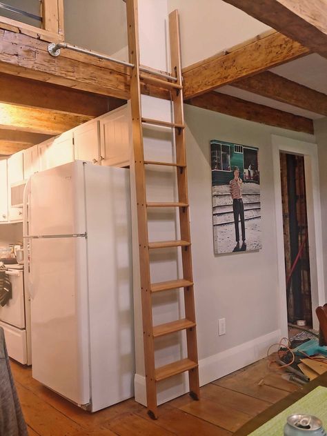 Ladder Mezzanine, Stairs Bookshelves, Diy Loft Ladder, Loft Ladder Ideas, Pipe Railing, Tiny House Stairs, Library Ladder, Loft Stairs, Loft Ladder