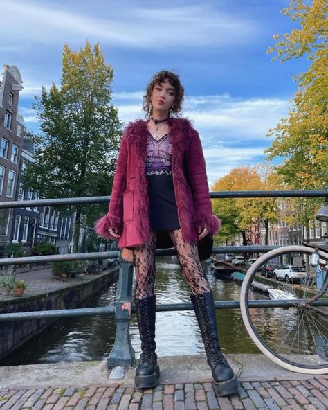 Sophie Seddon Outfits, Whimsigoth Outfits, Sophie Seddon, Whimsigoth Style, Oc Clothes, Instagram Amsterdam, 00s Fashion, Whimsy Goth, Lit Outfits