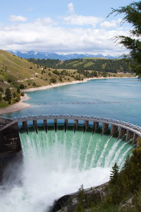 Dam, Montana's Flathead Lake is Pretty - Camels & Chocolate: Travel & Lifestyles Blog Polson Montana, Dam Design, Flathead Lake Montana, Lake Montana, Hydroelectric Dam, Water Dam, Montana Vacation, Montana Travel, Pretty View