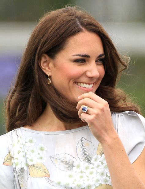 Kate Middleton May Have Fashioned Princess Diana's Jewels Into a Dazzling New Sapphire Necklace Kate Middleton Engagement Ring, Princess Diana Jewelry, Royal Engagement Rings, Nontraditional Engagement Rings, Tanzanite Engagement Ring, Engagement Celebration, Celebrity Engagement Rings, Colored Engagement Rings, Royal Engagement