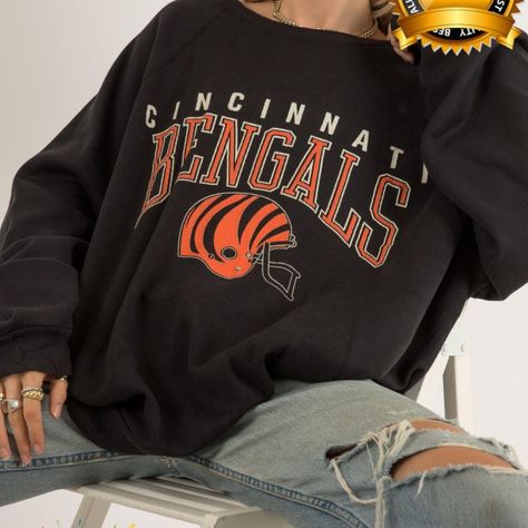 Vintage Nfl Cincinnati Bengals Helmet Shirt, Football Fan T-Shirt Sweatshirt Hoodie, Vintage Graphic Tee, Unisex Shirt, Gift For Men Women Product Information Promise That You Will Get The Best Products We Have. With Variety Of T Shirts Styles, Sizes And Colors. -------- Sweatshirt - Gidan 18000 -------- "Spun Yarn For Softer Feel And Reduced Pilling Double-Needle Stitching At Shoulders, Armholes, Neck, Waistband And Cuffs 1x1 Rib With Spandex For Enhanced Stretch And Recovery Classic Fit Tubular Body Grey Pearlized Tear Away Label Transitioning To New Black Razor Tear Away Label In 2023 See Colours For Exceptions" *Care Instructions: Machine Wash: Warm (Max 40c Or 105f); Non-Chlorine: B Bengals Helmet, Sunday Football, Bengals Football, Football Graphic Tee, Football Sunday, Nfl Shirts, Shirt Football, Football Sweatshirt, Game Day Shirts