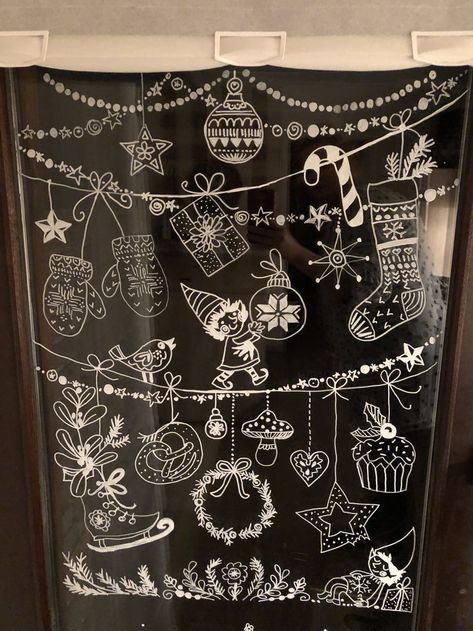 Chalk Window Art Christmas, Christmas Chalk Window, Christmas Window Chalk Art, Xmas Window Painting, Christmas Window Painting Ideas, Christmas Cave, Christmas Chalkboard Art, Window Painting Ideas, Xmas Drawing