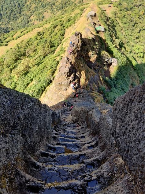 Harihar Fort trek – Is it all about the rock cut staircase? Harihar Fort, India Bucket List, Water Bodies, Photo Frame Gallery, Entrance Gates, Sea Level, Cheap Travel, Public Transport, The Rock