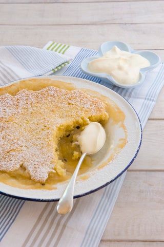 Sponge Pudding Recipe, Fruit Sponge Cake, Sponge Pudding, Stewed Fruit, Fruit Pudding, Fruit Combinations, Warm Desserts, Winter Fruit, Pudding Cake