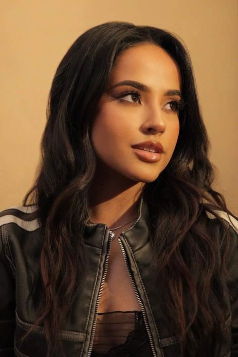 Becky G Makeup, Becky G Hair, Becky G Outfits, Hispanic Aesthetic, Goddess Aesthetic, Chloe Bailey, A Line Denim Skirt, Professional Dancers, Marie Gomez