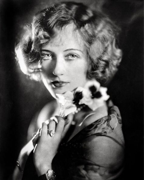 Marion Davies, George Hurrell, Classic Film Stars, Hollywood Girls, Epic Tattoo, Louise Brooks, Silent Film, Beauty Icons, Vintage Hairstyles