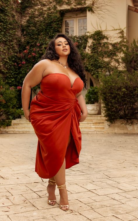 Cocktail Dress For Curvy Women, 21st Birthday Outfits Plus Size, Plus Size Birthday Outfit Ideas, Plus Size Birthday Outfit, Plus Size Date Night Outfits, Plus Size Wedding Guest Dresses, Big Size Dress, All Black Dresses, Ibiza Outfits