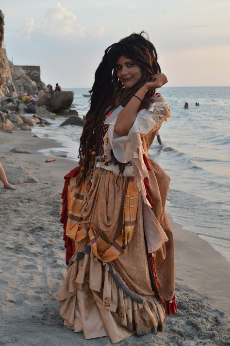 TIA DALMA ( CALYPSO) Piratas del Caribe Tia Dalma Calypso, Tia Dalma, Pirates Of The Caribbean, All About Fashion, Fashion Collection