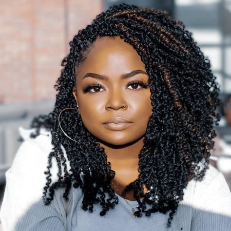 Crochet Twist Hairstyles, Crochet Curls, Side Cornrows, Crochet Hairstyles, Curly Crochet Hair Styles, Hair Adviser, Marley Hair, Crochet Twist, Crochet Braid Styles