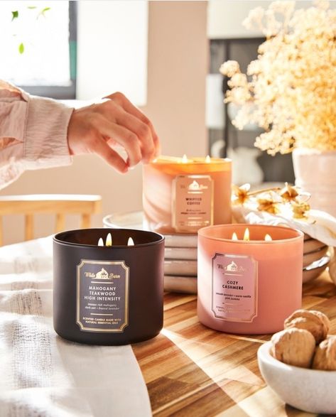 Candle Bathroom, Bath And Body Works Candles, Bath Body Works Candles, Bath Candles, Utila, Lavender Scent, Natural Essential Oils, Smell Good, The Sweet