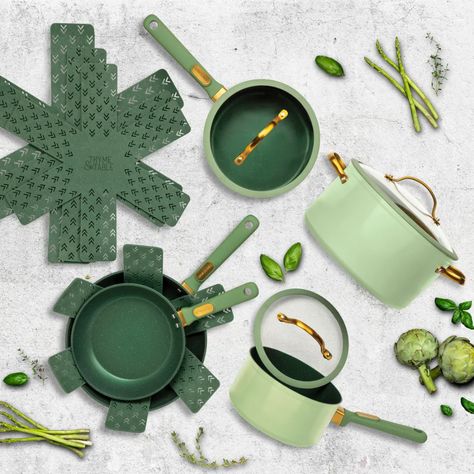 Green Kitchen Utensils, Green Cookware, Spring Hygge, Green Kitchen Inspiration, Gold Kitchen Utensils, Gold Kitchen Accessories, Kitchen Decor Collections, Green Kitchen Decor, Green Dinnerware