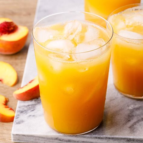 How to Make the Best Fresh Peach Juice in a Blender Juice In A Blender, Freezing Peaches, Homemade Coleslaw, Homemade Juice, Juice Branding, Homemade Meals, Peach Juice, Peach Slices, Peach Recipe