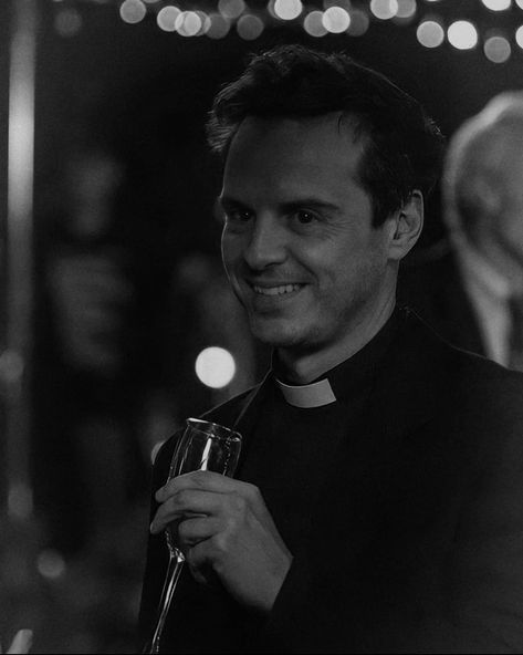 Andrew Scott Wallpaper, Hot Priest Fleabag, Fleabag Priest, Timothy Olyphant, Andrew Scott, Love My Man, Chuck Norris, Irish Men, Love Movie