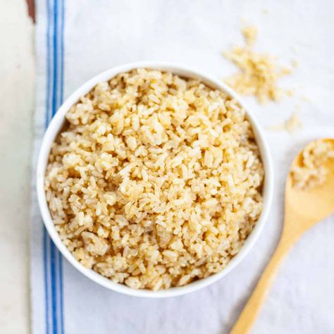 Brown Rice and Quinoa {Instant Pot} - Kitchen Skip Brown Rice Diet, Brown Rice Recipes Easy, Brown Rice Recipes Healthy, Perfect Brown Rice, Brown Rice Recipes, Diet Vegetarian, Base Foods, Brown Rice, Couscous