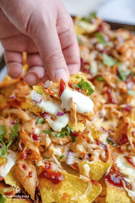 SIMPLE Fully Loaded BBQ Chicken Nachos - Simple Party Food Smoked Chicken Nachos, Traeger Chicken, Diy Farmhouse Furniture, Simple Party Food, Nachos Recipes, Bbq Chicken Nachos, Nacho Fries, Traeger Grill Recipes, Bbq Shrimp