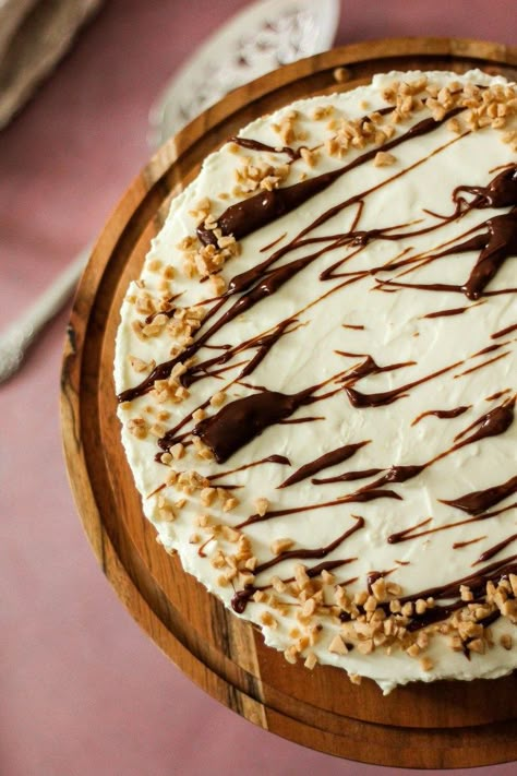 Heath Cheesecake Recipes, Heath Bar Cheesecake, Heath Cheesecake, Heath Bar Cheesecake Recipe, Cheesecake Deserts, Trifle Dessert Recipes, Cheesecake Recipes Classic, How To Melt Caramel, Gingersnap Crust