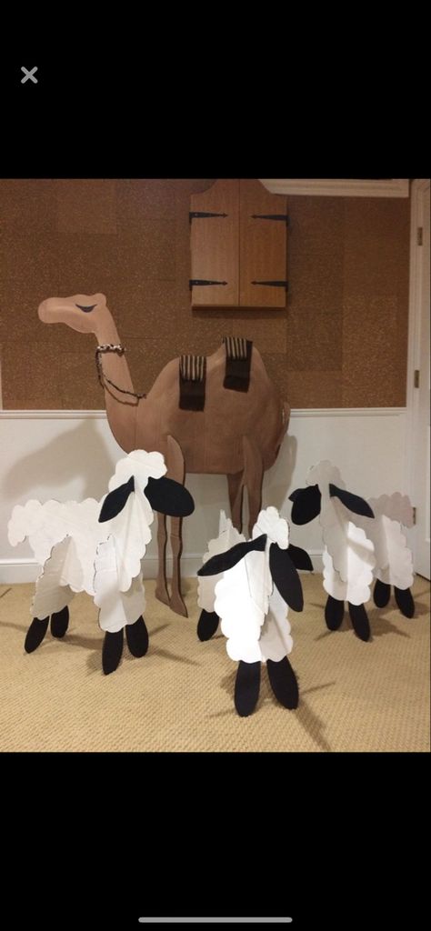 Christmas Parade Floats Nativity, Diy Bible Costumes Kids, Diy Nativity Play Props, Nativity Backdrop Diy, Nativity Play Scenery, Bethlehem Crafts For Kids, Nativity Stable Diy Cardboard, Diy Nativity Scene For Church Play, Bethlehem Set Design