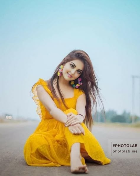 Dp Girls Stylish, Song Banner, Stylish Girls Dp, Karimova Elina, Cute Dp, Danger Photo, Hot Dp, Shakti Arora, Girly Frame