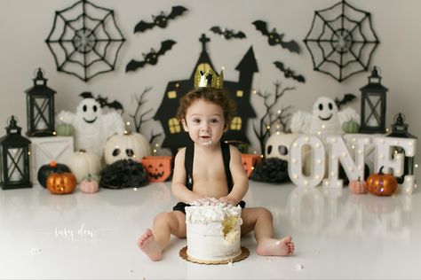 Halloween First Birthday Smash Cake, Halloween Cake Smash Photoshoot, Spooky First Birthday Photoshoot, Spooky Cake Smash Photoshoot, Cake Smash Halloween Theme, 1st Birthday Halloween Photoshoot, Spooky Cake Smash, The Spooky One First Birthday Cake, Halloween Theme 1st Birthday Party Boy