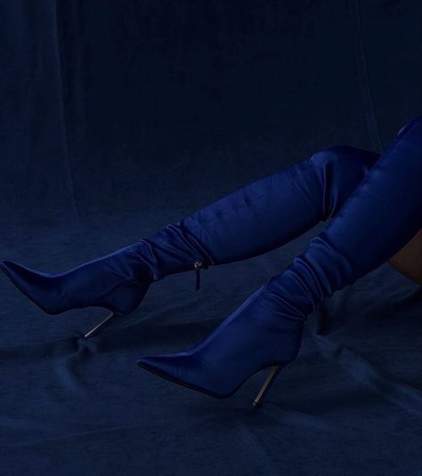 Dark Blue Heels Aesthetic, Emoji Blue, Cute Dress Summer, Navy Aesthetic, Aesthetic Wallpaper Blue, Dark Blue Heels, Napoleonic Blue, Blue Aesthetics, Boots Elegant