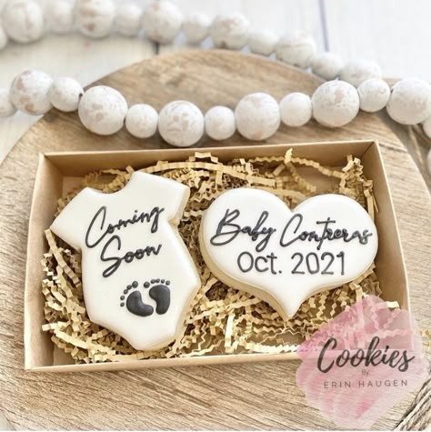 Were Pregnant Cake, We’re Expecting Cookies, Im Pregnant Cake Announcement, We’re Pregnant Cookies, Cupcake Baby Announcement, Baby Announcement Cupcakes, Pregnancy Cake Announcements, Pregnancy Announcement Cake Ideas, Ivf Baby Shower Ideas