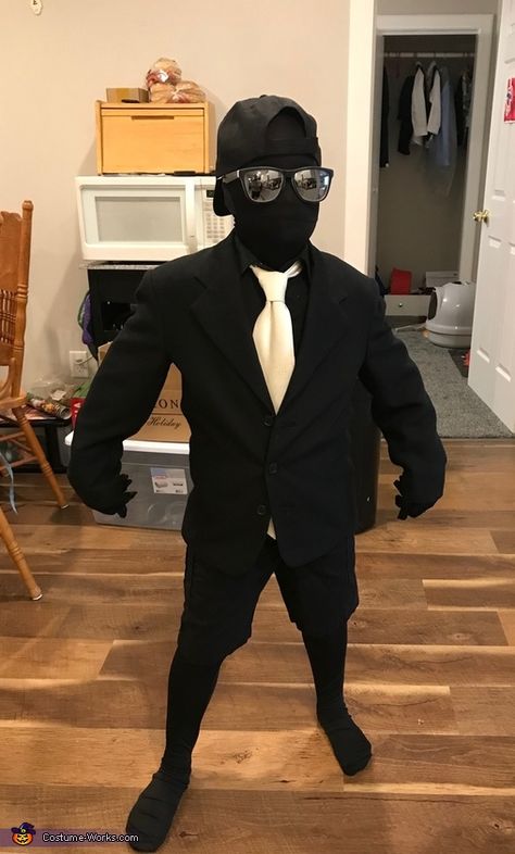 Diy Teen Costumes Halloween Boy, Halloween Costumes 12 Year Boy, Easy Diy Halloween Costumes For Kids Boys Last Minute, Fortnite Henchman, Fortnite Costume Boys, Fortnite Costume Ideas, Diy Teen Boy Halloween Costume, Halloween Costume Teen Boy, Teen Boy Costume