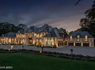 Mansion Exterior, Luxury Houses Mansions, Dream Mansion, Mega Mansions, Fancy Houses, Mansions Luxury, Great Falls, Le Chateau, Luxury Homes Dream Houses