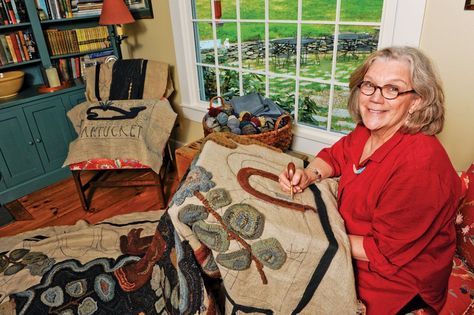 Rug Hooking Tutorial, Next Rugs, Cottage Journal, Hooked Rugs Primitive, Country Rugs, Primitive Rugs, American Pattern, Hand Hooked Rugs, Hooked Rug