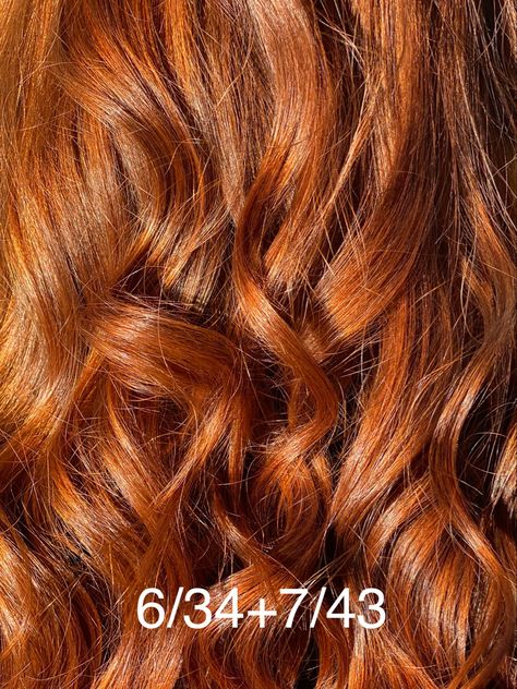 J’adore cette couleur cuivré ultra brillante 🤩🤩 Wella Copper Formula, Copper Blonde Hair Color, Copper Blonde Hair, Wella Hair Color, Wella Koleston, Hair Color Formulas, Ginger Hair Color, Wella Hair, Copper Hair Color