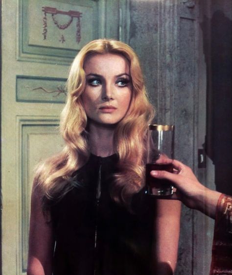 Barbara Bouchet, Classic Hollywood Movie Stars, And God Created Woman, Character Makeup, Teen Vogue, People Photography, Great Hair, Classic Beauty, Celebrities Female