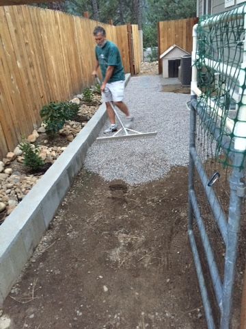 We finally finished the dog run on the side of our house.  We are thrilled with the way this project turned out and so happy to have one mor... Dog Side Yard Ideas, Dog Cage Outdoor, Dog Run Ideas Backyard, Backyard Dog Run, Dog Yard Landscaping, Dog Run Ideas, Dog Yards, Dog Run Side Yard, Diy Dog Run