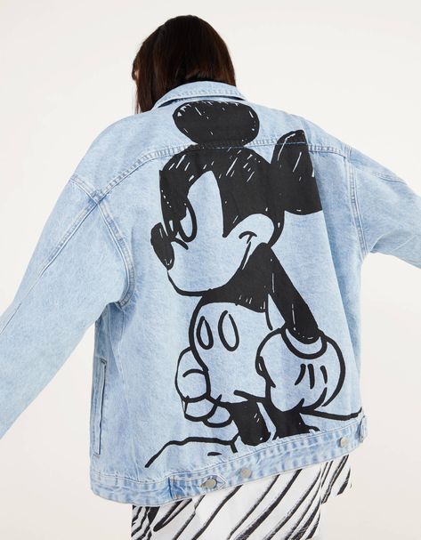 Mickey Mouse x Bershka denim jacket - Jackets - Bershka United States Custom Jeans Diy, Denim Pins, Influencer Lifestyle, Diy Denim Jacket, Painted Clothes Diy, Diy Jeans, Denim Art, Painted Denim Jacket, Custom Denim