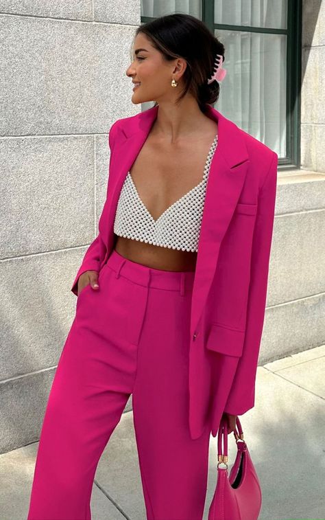 How To Style Oversized Blazer- 25 Chic Ways Boyfriend Jeans And Heels, Tailored Wide Leg Pants, Pink Pants Outfit, Split Mini Skirt, Expensive Suits, Hot Pink Blazers, Color Combos Outfit, Pink Suit, Pink Blazer