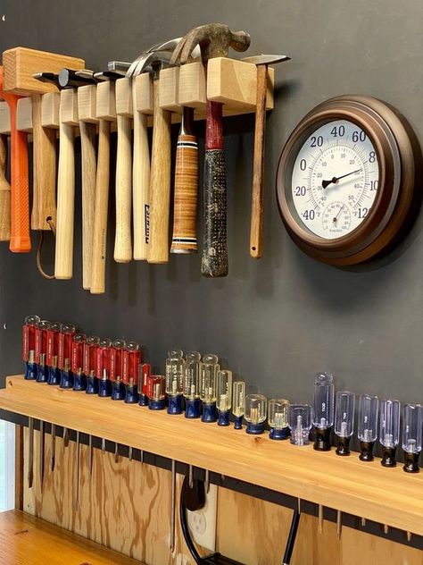 Hammer Rack, Hammer Storage, Tool Shed Organizing, Tool Wall Storage, Tool Wall, Garage Workshop Organization, Workbench Plans Diy, Garage Tool Organization, Woodworking Tools Workshop