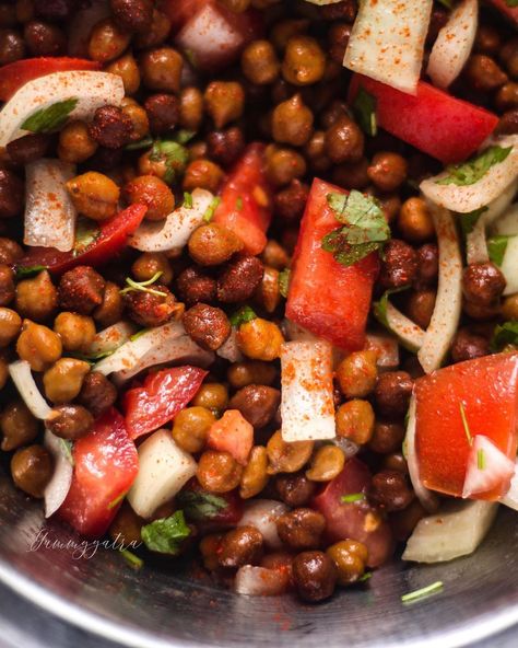 Anusha’s Instagram profile post: “Black chickpea (kala chana) salad with sumac I make bean salads all the time, they are a nutritional powerhouse, simple to whip up, can be…” Chana Salad, Chickpeas Salad, Bean Salads, Black Chickpeas, Chickpea Salad, Bean Salad, Sweet And Sour Pork, Chickpeas, Kung Pao Chicken