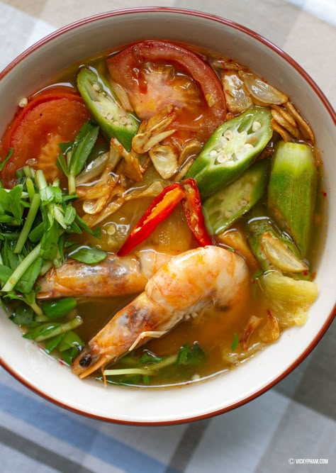 Vietnamese Sweet & Sour Shrimp Soup with Pineapple (Canh Chua Tom Nau Thom) — Vietnamese Home Cooking Recipes Sweet Sour Shrimp, Hot And Sour Soup Recipe, Sweet And Sour Soup, Recipe With Shrimp, Winter Melon Soup, Sour Soup Recipe, Shrimp Soup Recipes, Home Cooking Recipes, Melon Soup