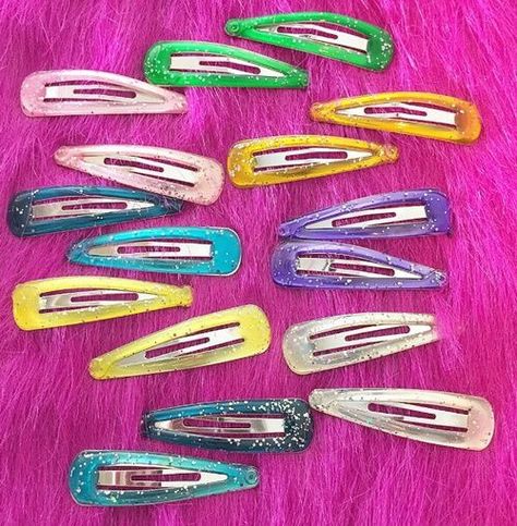 #90s #hairclips 2000s Hair Clips, 90s Hair Clips, Hair Clip Hairstyles, Hair Clips 90s, 90s Hair, Childhood Memories 90s, Nostalgia Aesthetic, Transformers Optimus, Transformers Optimus Prime